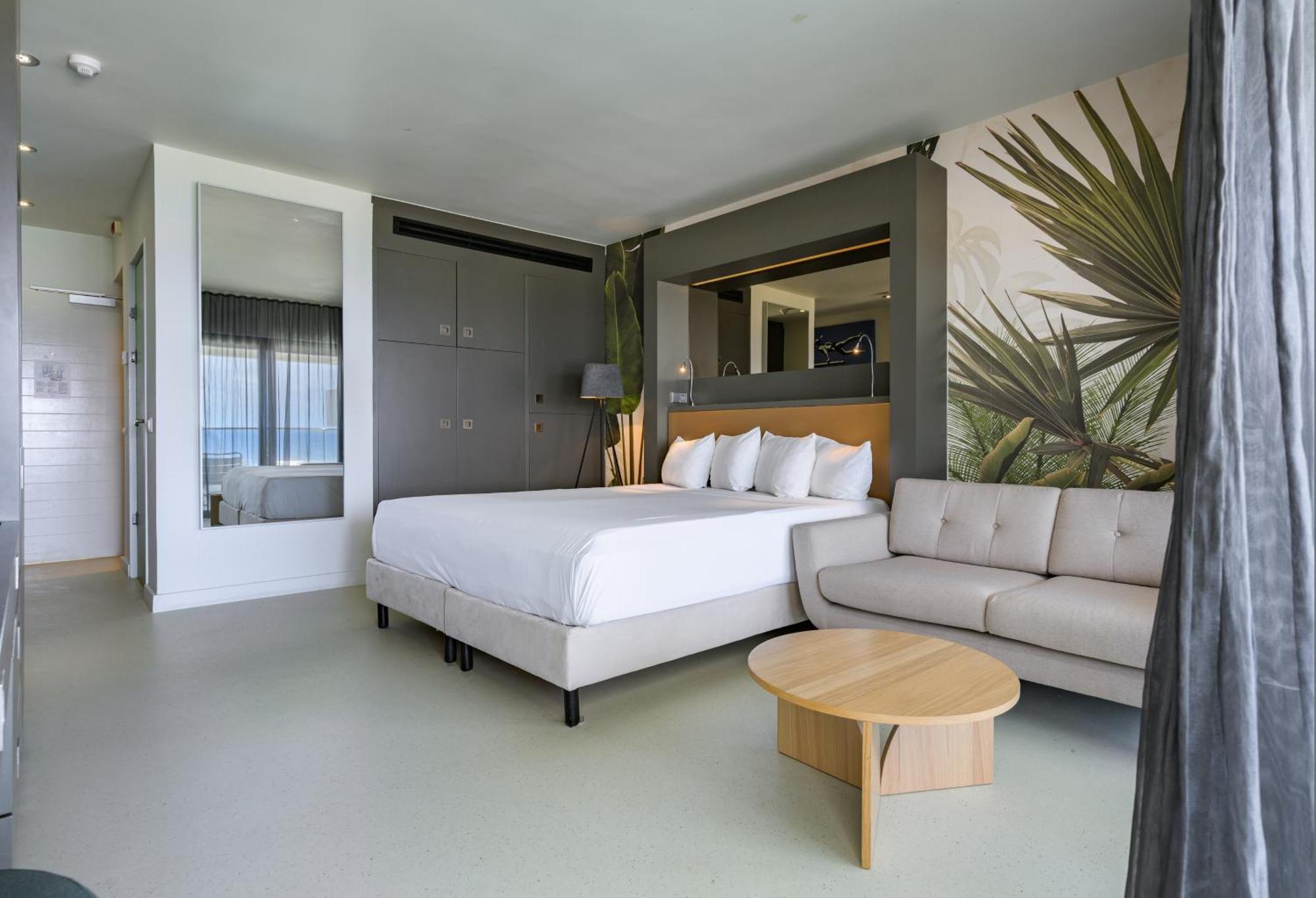 Papagayo Beach Hotel (Adults Only) Віллемстад Екстер'єр фото